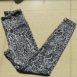 BALANCE COLLECTION/BL/WH ANIMAL PRINT LEGGINGS*